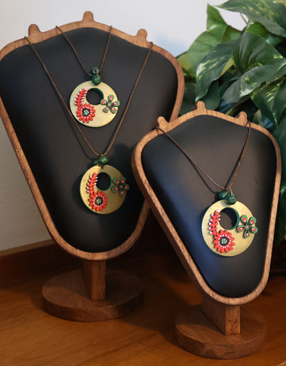 Green-Red-Green Bloom Pendant Necklace