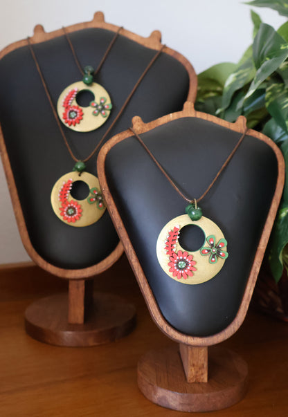 Green-Red-Green Bloom Pendant Necklace