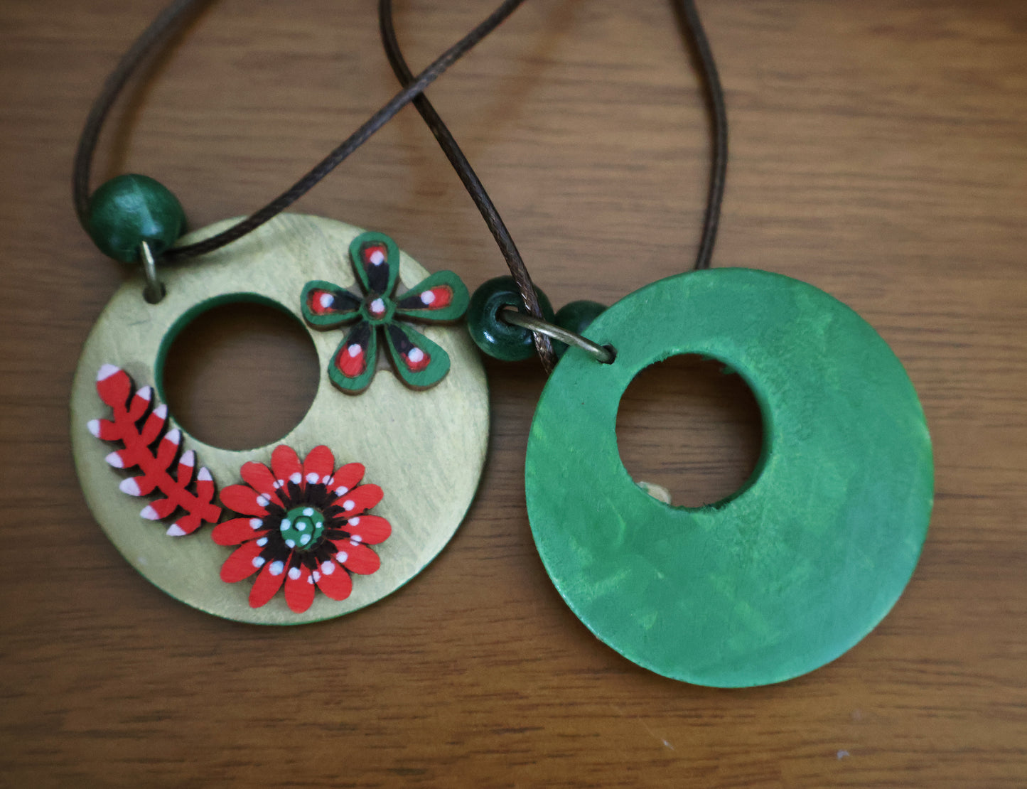 Green-Red-Green Bloom Pendant Necklace