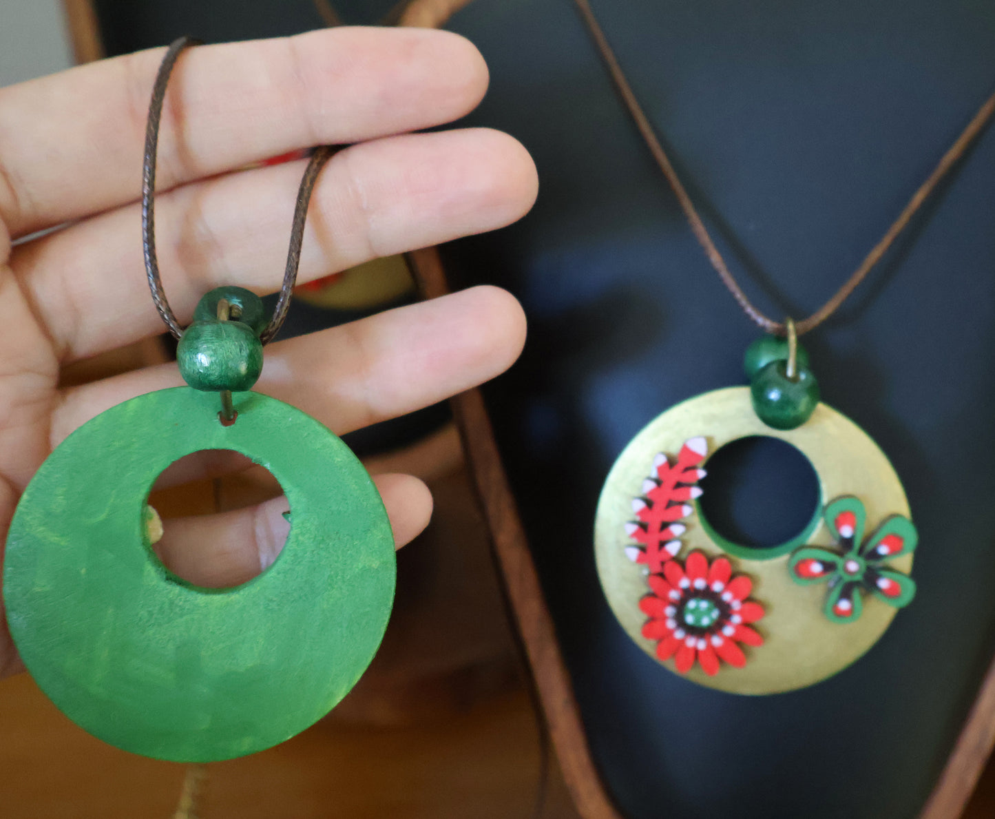 Green-Red-Green Bloom Pendant Necklace
