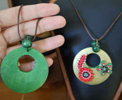 Green-Red-Green Bloom Pendant Necklace