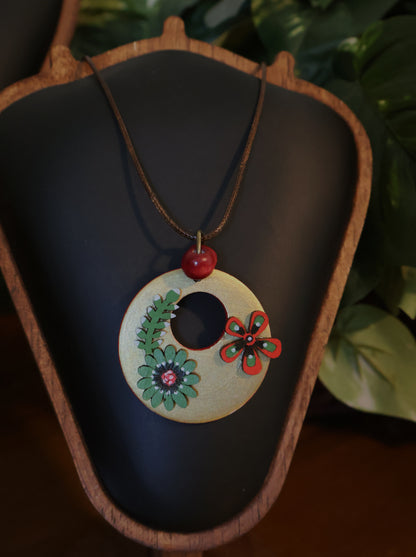 Red-Green-Red Bloom Pendant Necklace