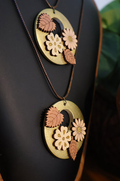 Botanical Gold Pendant Necklace