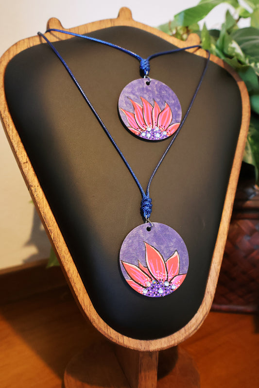 Hand-Painted Floral Wood Pendant Necklace – Fuchsia & Purple